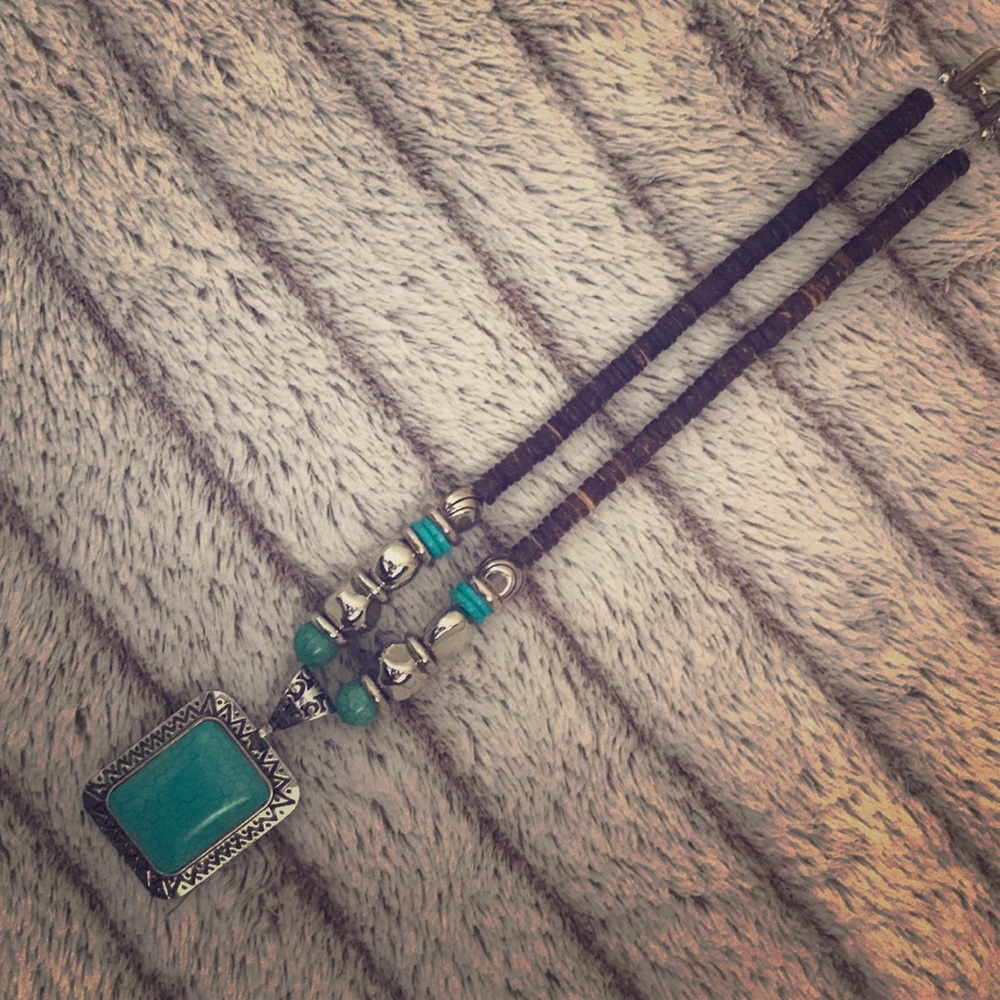 Turquoise beaded necklace